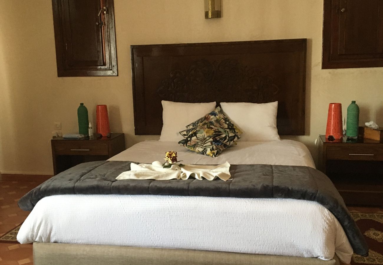 Rent by room in Essaouira - Chambre Bouzama petit-déjeuner compris,  vue Piscine
