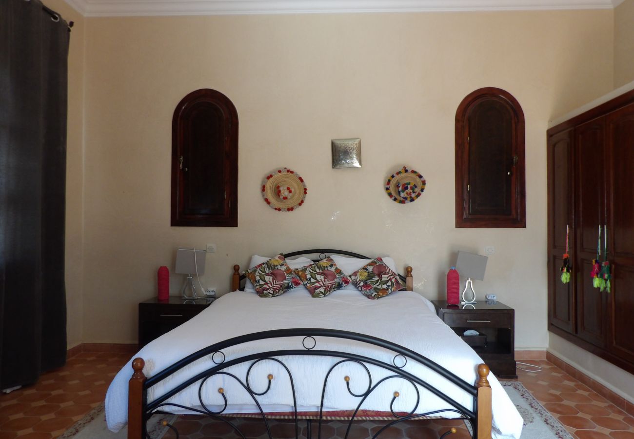 Rent by room in Essaouira - Chambre Bouzama petit-déjeuner compris,  vue Piscine