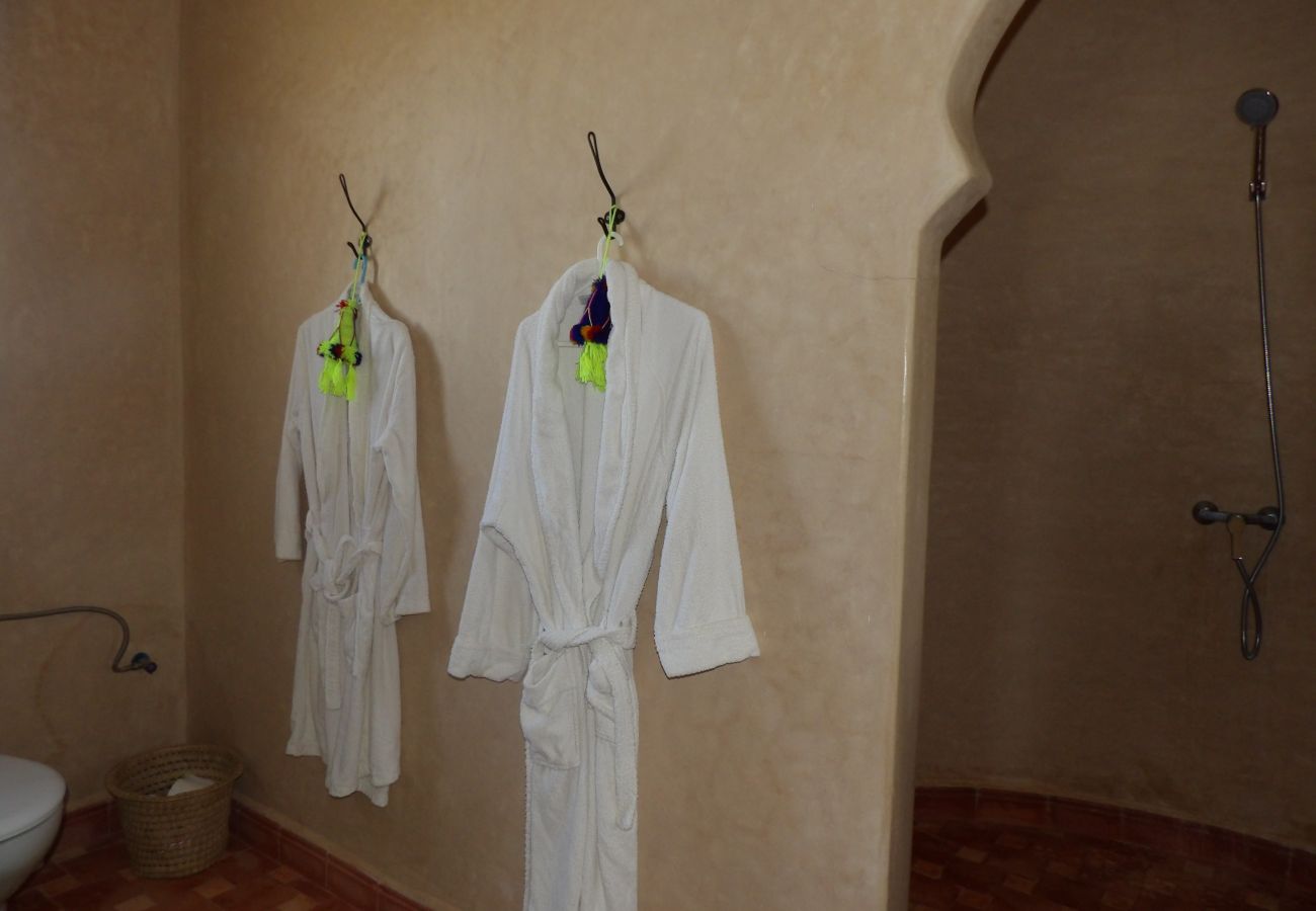 Rent by room in Essaouira - Chambre Bouzama petit-déjeuner compris,  vue Piscine
