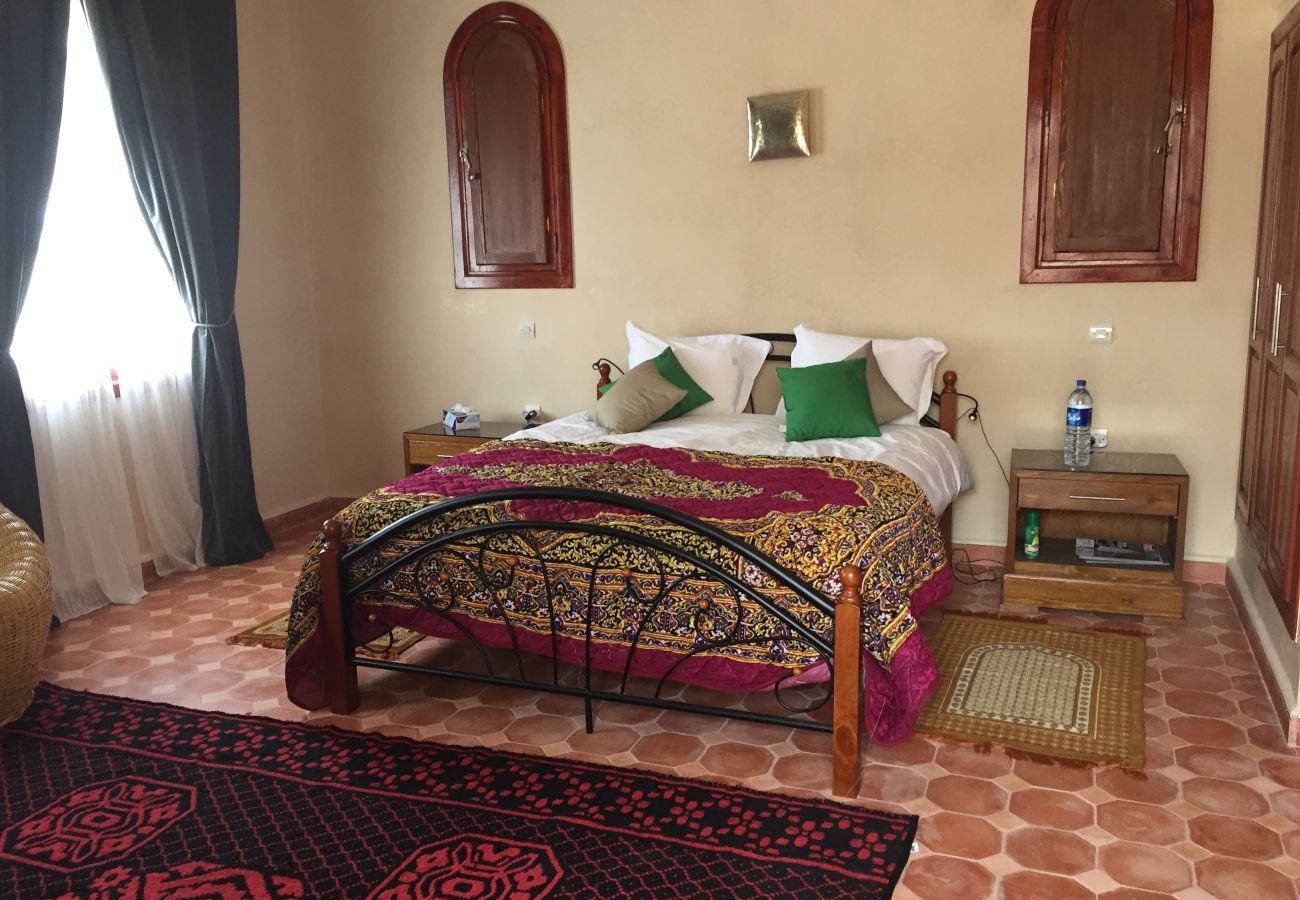 Rent by room in Essaouira - Chambre Bouzama petit-déjeuner compris,  vue Piscine