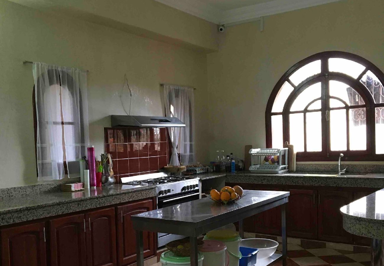Rent by room in Essaouira - Suite double Tidzi avec salle d'eau privative vue Piscine