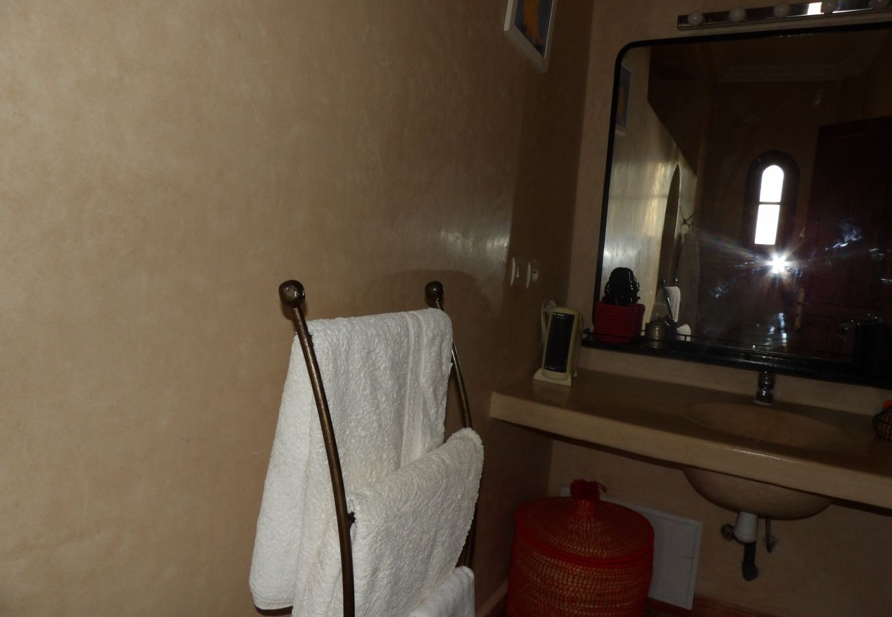 Rent by room in Essaouira - Suite Tidzi petit-déjeuner compris vue Piscine