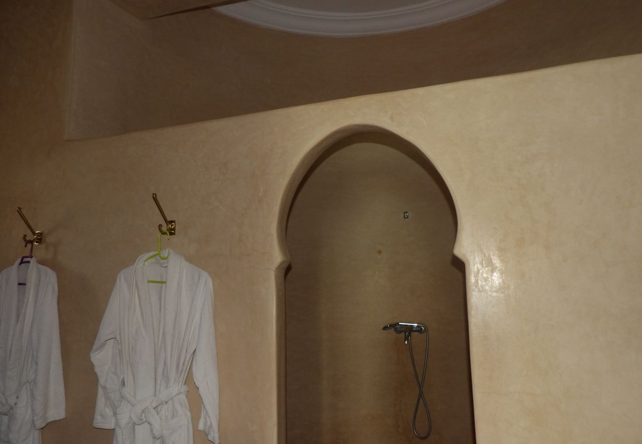Rent by room in Essaouira - Suite Tidzi petit-déjeuner compris vue Piscine
