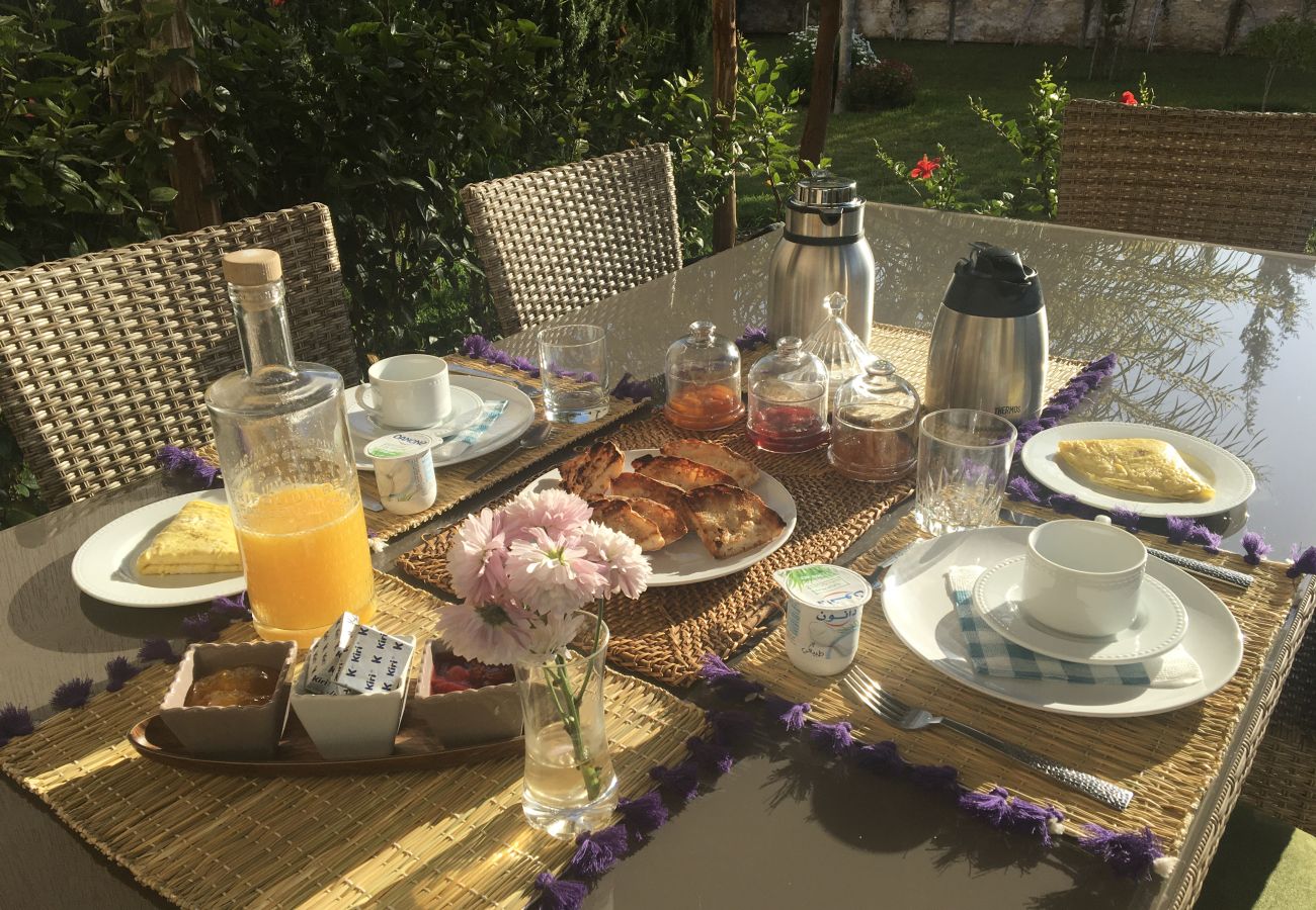 Chambres d'hôtes à Essaouira - Chambre Bouzama petit-déjeuner compris,  vue Piscine