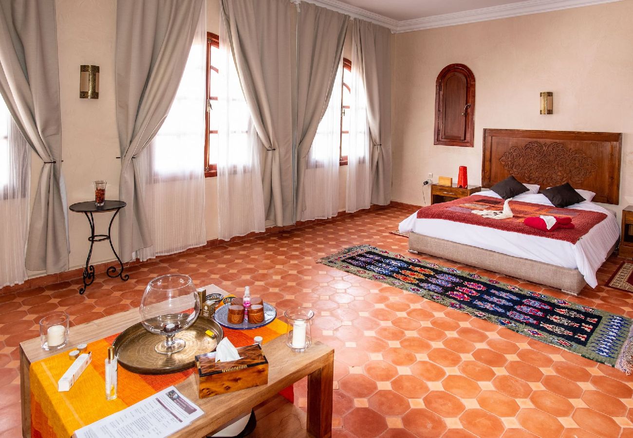 Chambres d'hôtes à Essaouira - Suite double Tidzi avec salle d'eau privative vue Piscine
