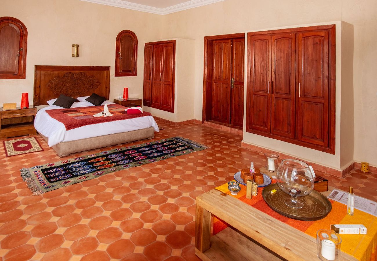 Chambres d'hôtes à Essaouira - Suite double Tidzi avec salle d'eau privative vue Piscine