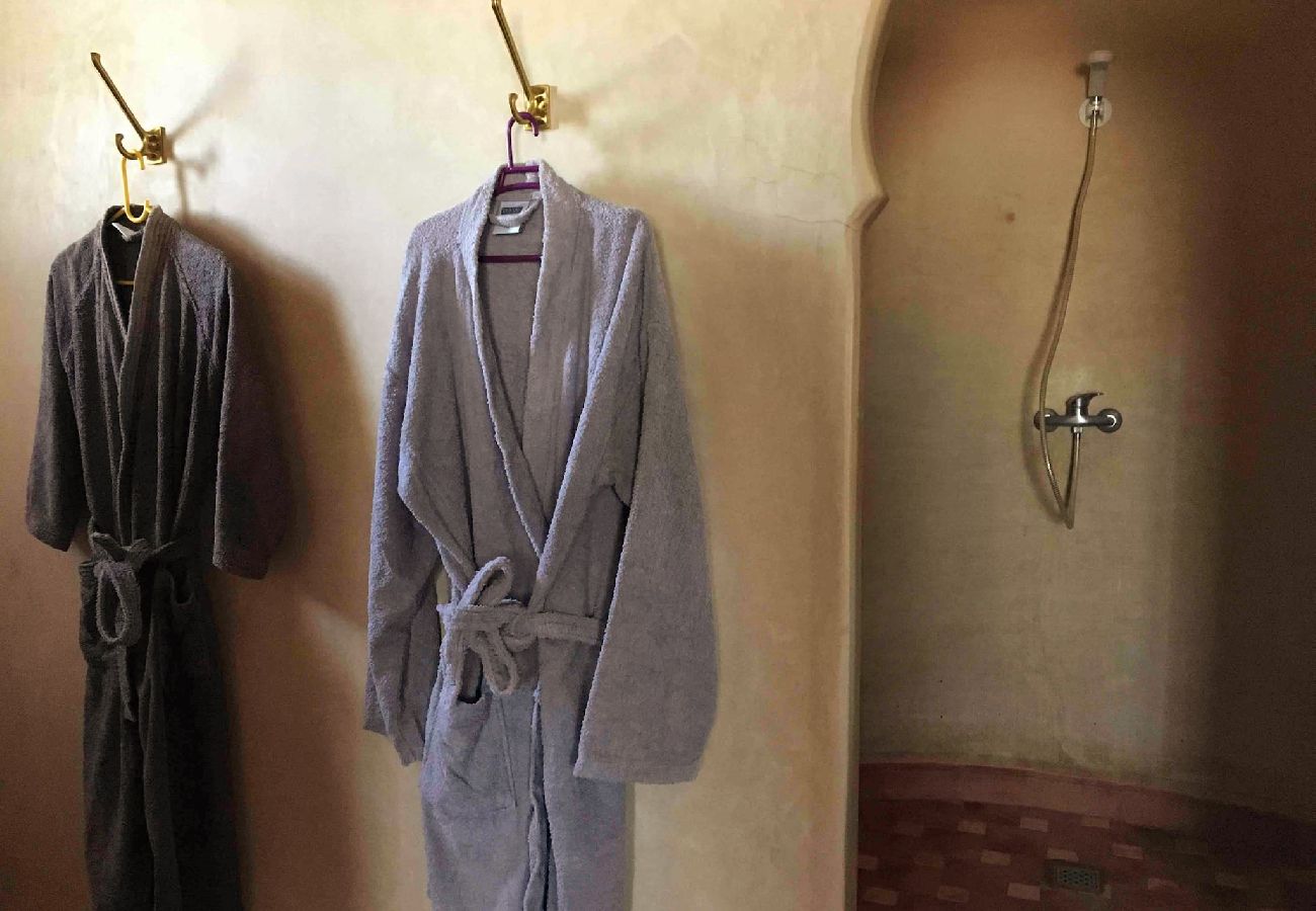 Chambres d'hôtes à Essaouira - Suite double Tidzi avec salle d'eau privative vue Piscine