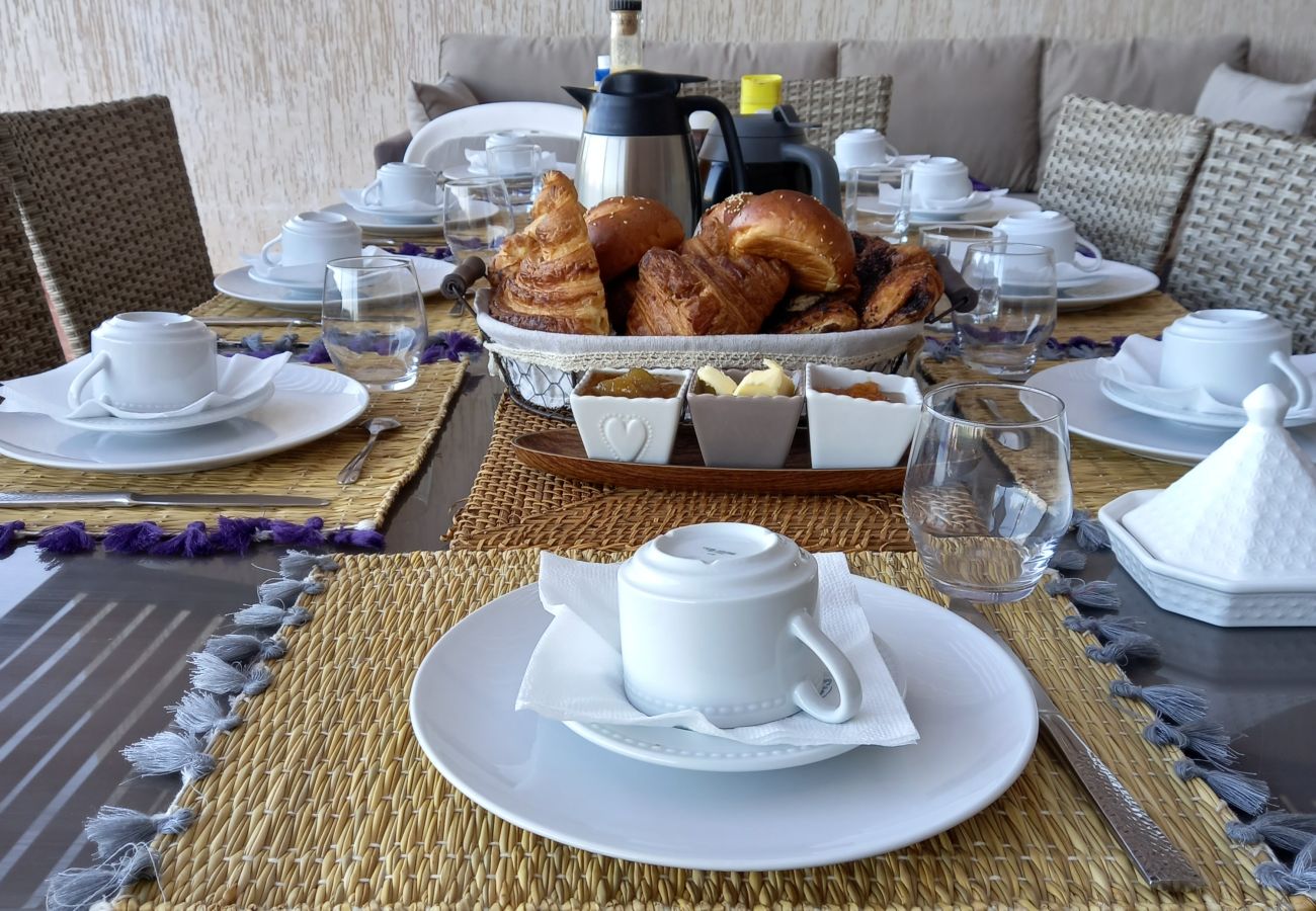 Chambres d'hôtes à Essaouira - Suite triple Chefchaouen avec salle d'eau privative vue jardin