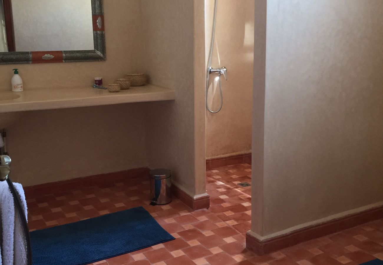 Chambres d'hôtes à Essaouira - Suite triple Chefchaouen avec salle d'eau privative vue jardin