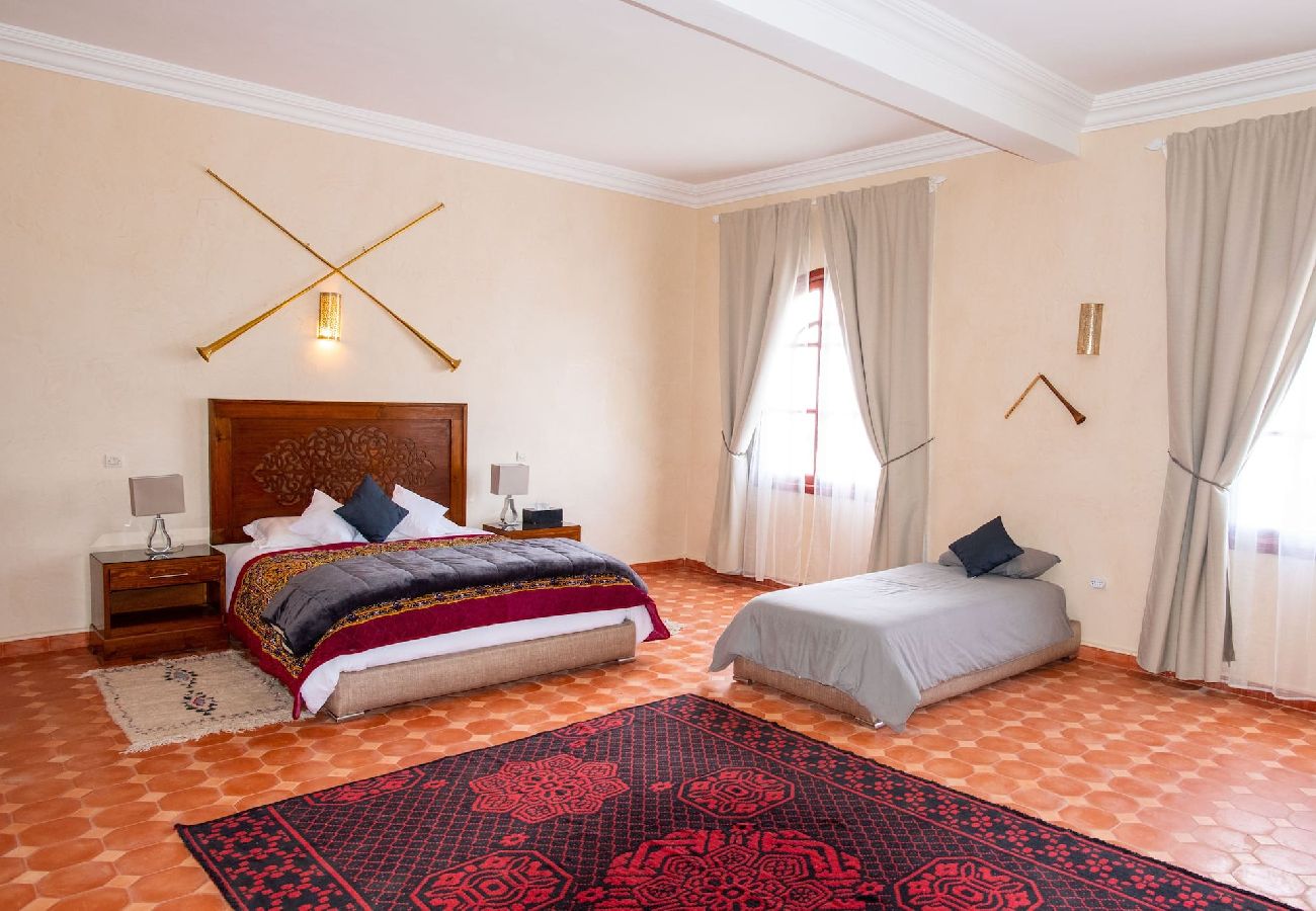 Chambres d'hôtes à Essaouira - Suite triple Gnaoua avec salle d'eau privative vue sur la piscine